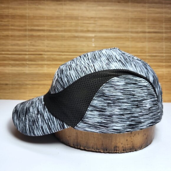 Robin Ruth Hawaii Aloha Hat Adjustable Black and White with Mesh Detail Around - Picture 5 of 7